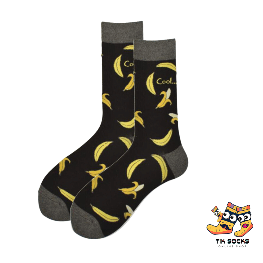 A-Peel to Your Sense of Style – Step into the fun with these banana-themed socks for men and women, perfect for those who appreciate fruity fashion
