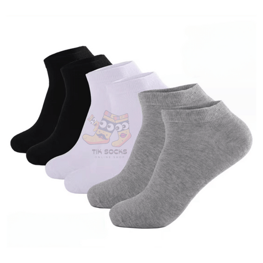 Grey, white, and black short sports socks made of 70% breathable cotton, designed for optimal sweat-wicking and comfort, suitable for men's shoe sizes EU 39-45, US 9-12