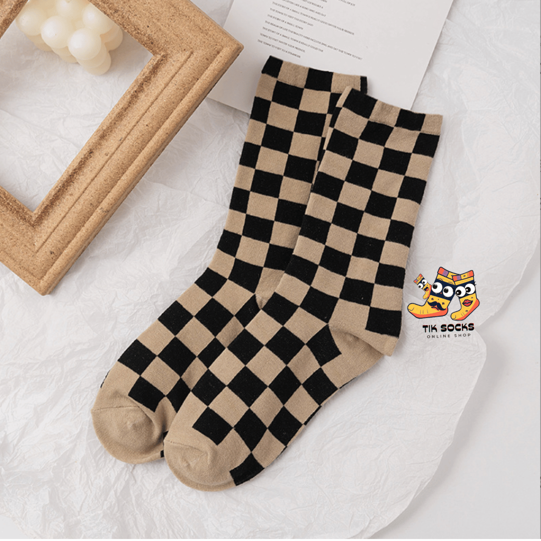 Chessboard Socks: Classic Black-and-White Design, Premium Cotton, Comfortable and Durable, Fashionable Socks for All Occasions