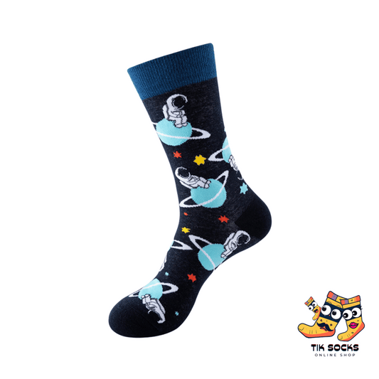 Comfortable socks with a spaceman and rocket theme, suitable for both men and women