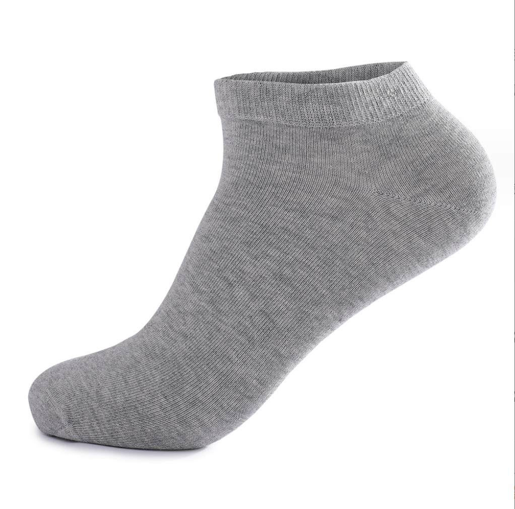 Grey, white, and black short sports socks made of 70% breathable cotton, designed for optimal sweat-wicking and comfort, suitable for men's shoe sizes EU 39-45, US 9-12